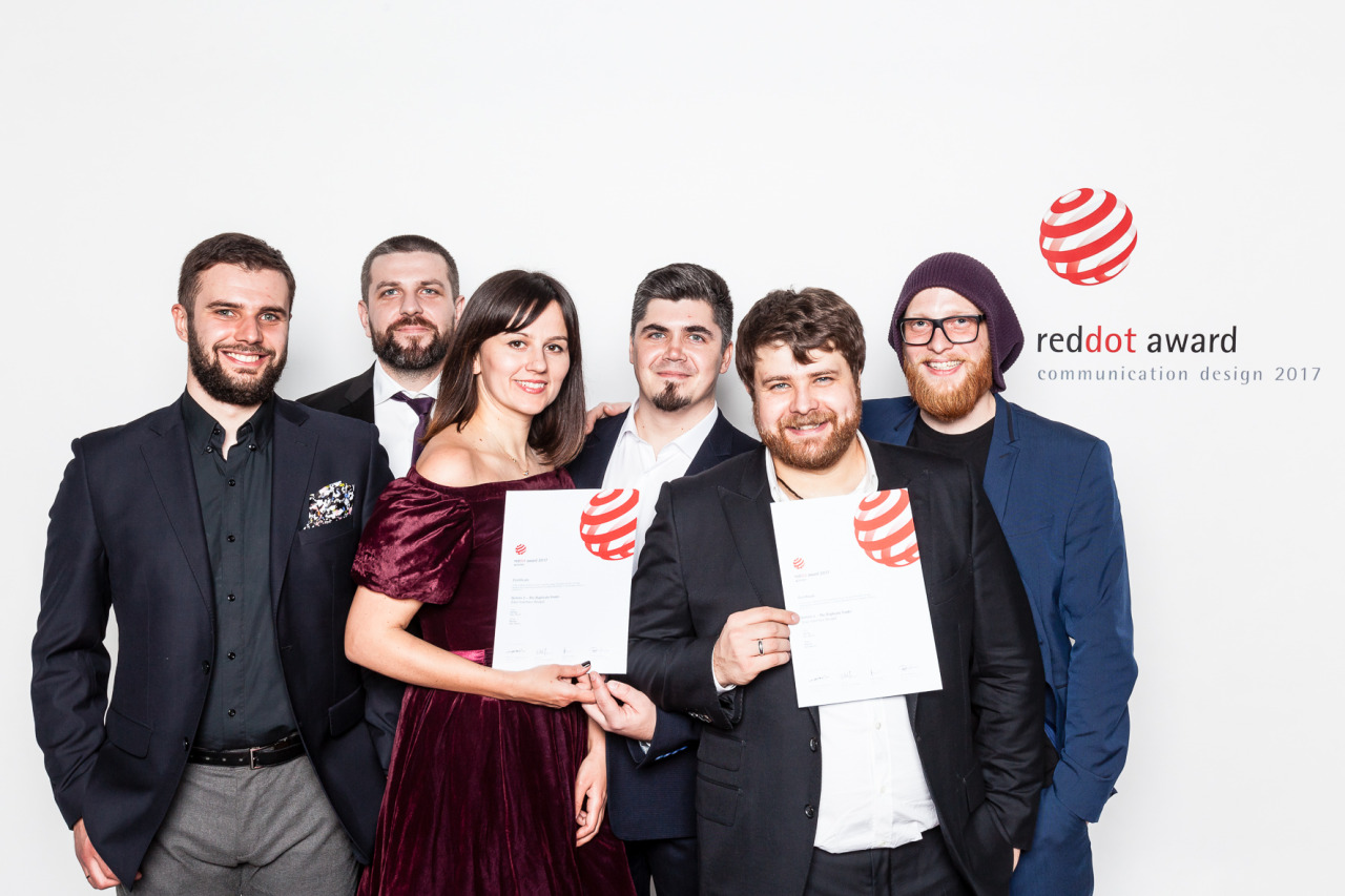 MacPaw team with reddot award